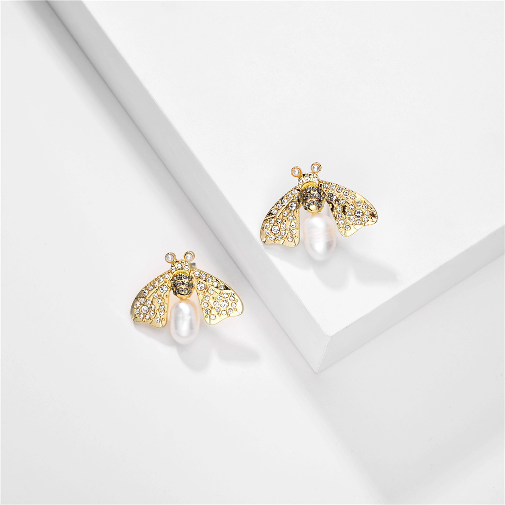 Pearl Animal Earrings Women Nihaojewelry Wholesale Natural Freshwater Pearl Rhinestone Butterfly Bee Insect Wings Exaggerated Earrings Earrings display picture 2