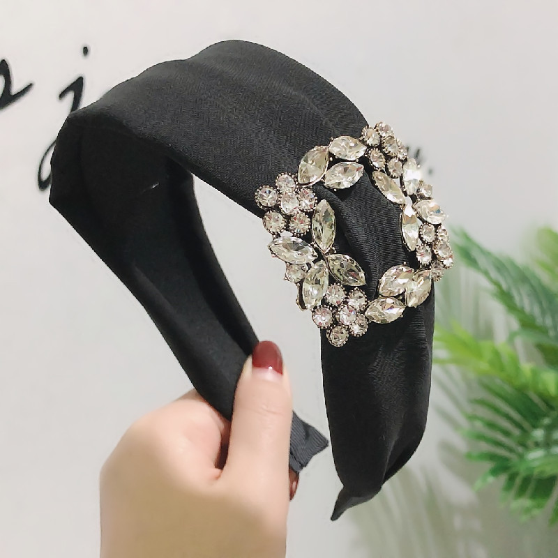 Korean Fashion Fabric Jewelry Wide Edge Hoop White Collar Women's Hair Band display picture 4