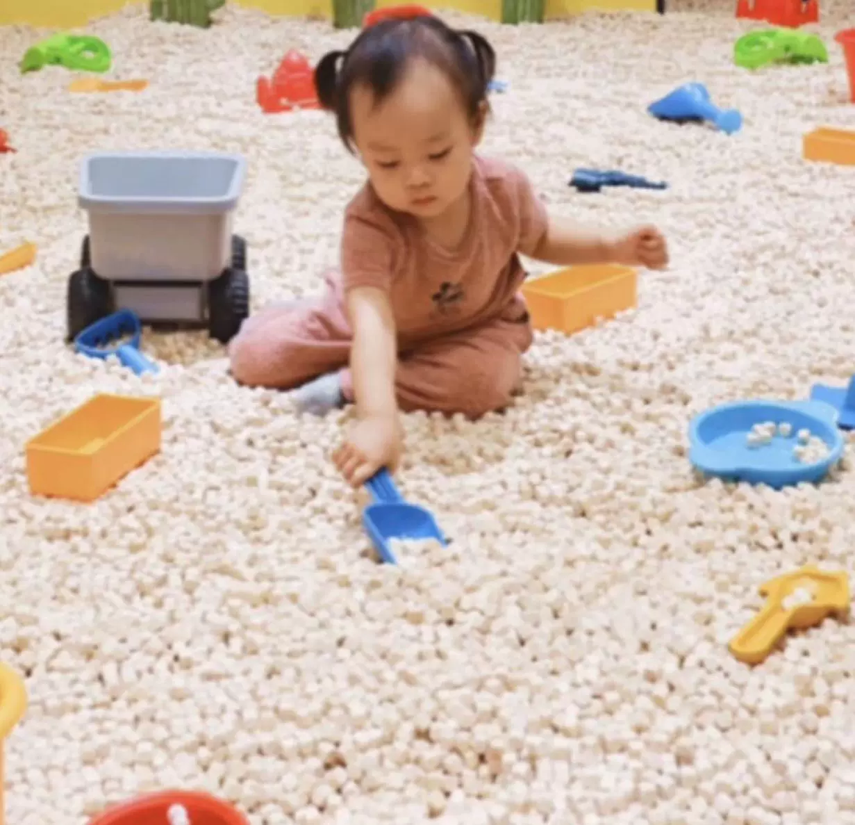 儿童沙池木头木粒沙池10mm圆角原生态荷木粒 玩具骰子1cm 游乐场