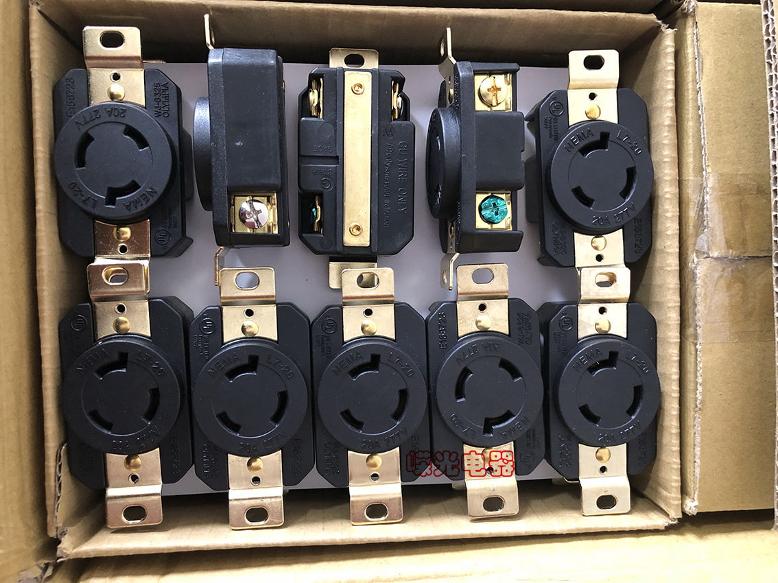 WJ-6325 L7-20R 20A 277V 美规防脱落插座生物化学仪器接线母座