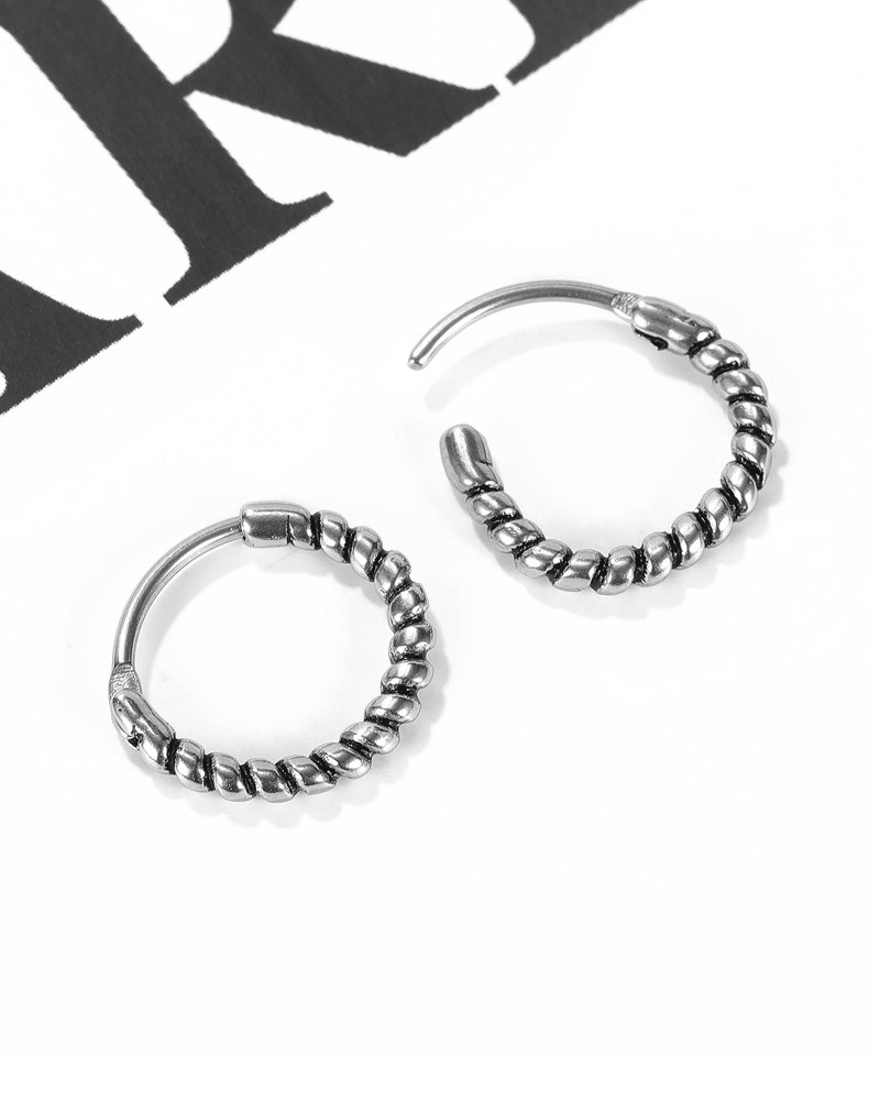 Nouvelles Boucles D&#39;oreilles En Acier Titane Pour Hommes À Courbe Sinueuse Rétro display picture 6