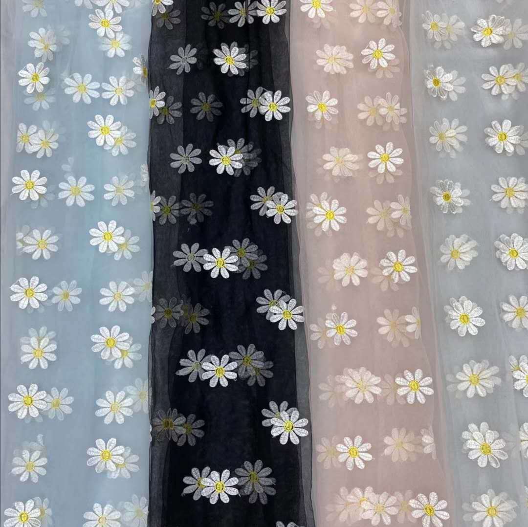 热销款手感细腻锦加密美国网底布大菊花立体刺绣 童装等面料 现货