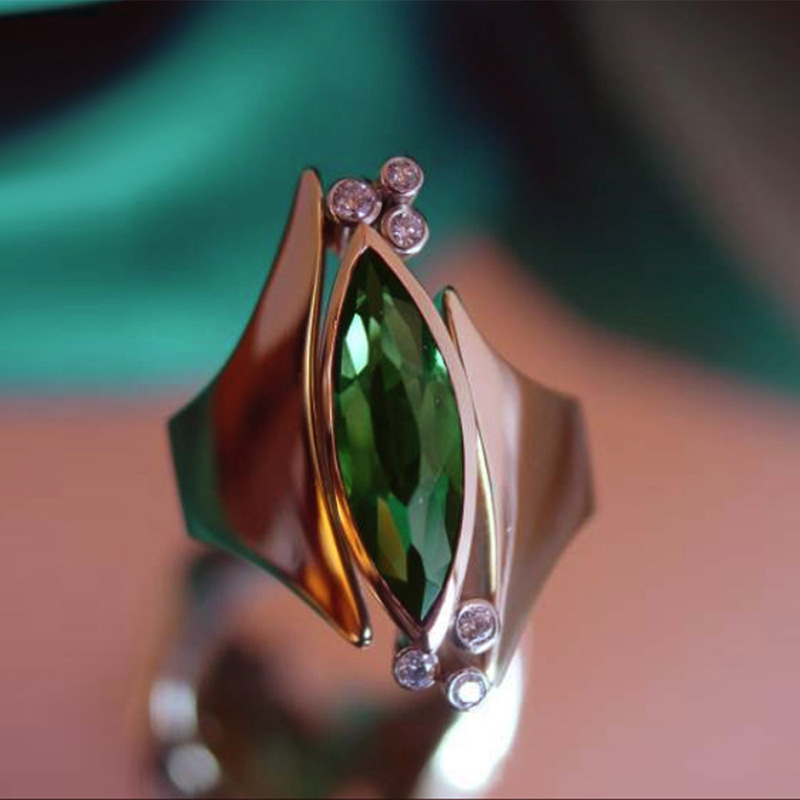 Jewelry Shape Set Green Marquise Zircon Copper Plated Rose Gold Engagement Ring display picture 1