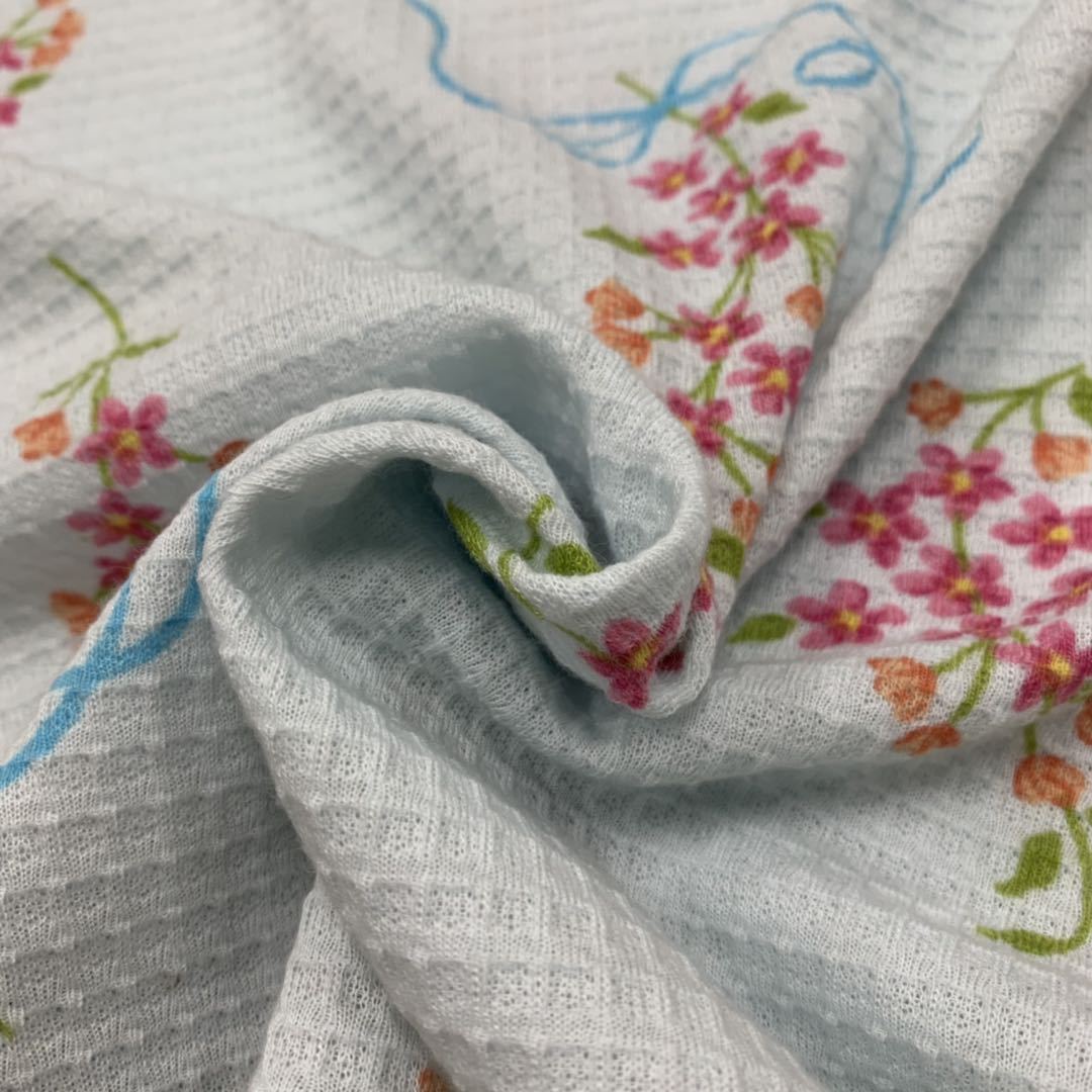 厂家供应   32S全涤华夫格印花，全涤短纤小方格华夫格印花