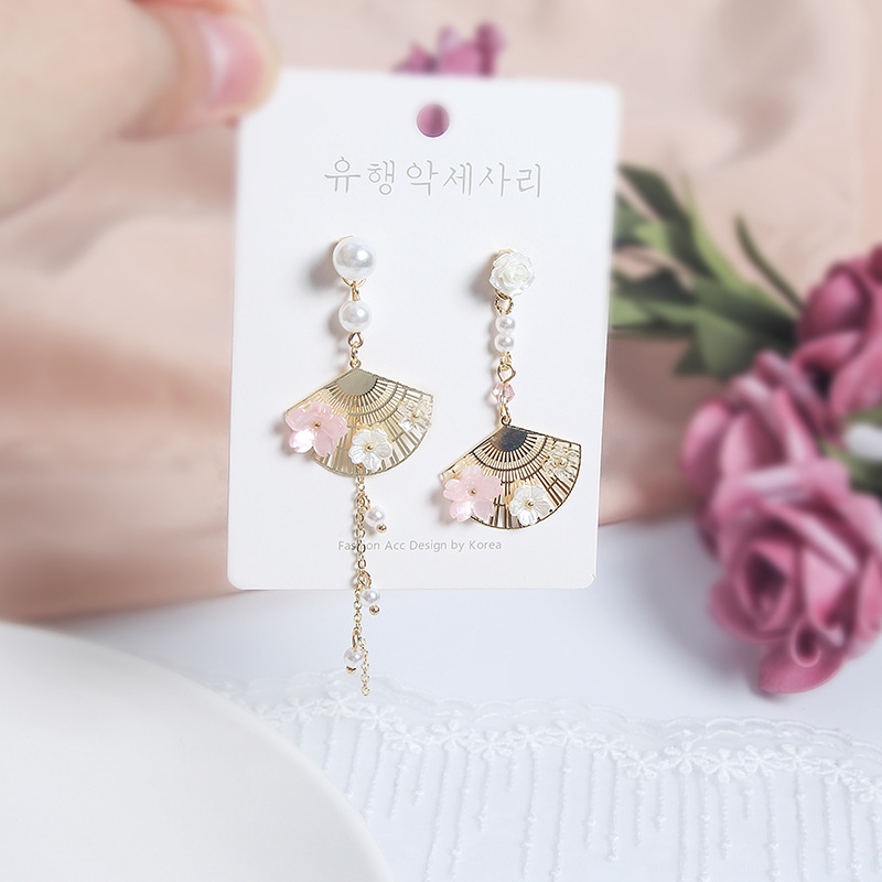 1 Paire Mode Fleur Alliage Placage Perles Artificielles Strass Femmes Boucles D'oreilles display picture 11