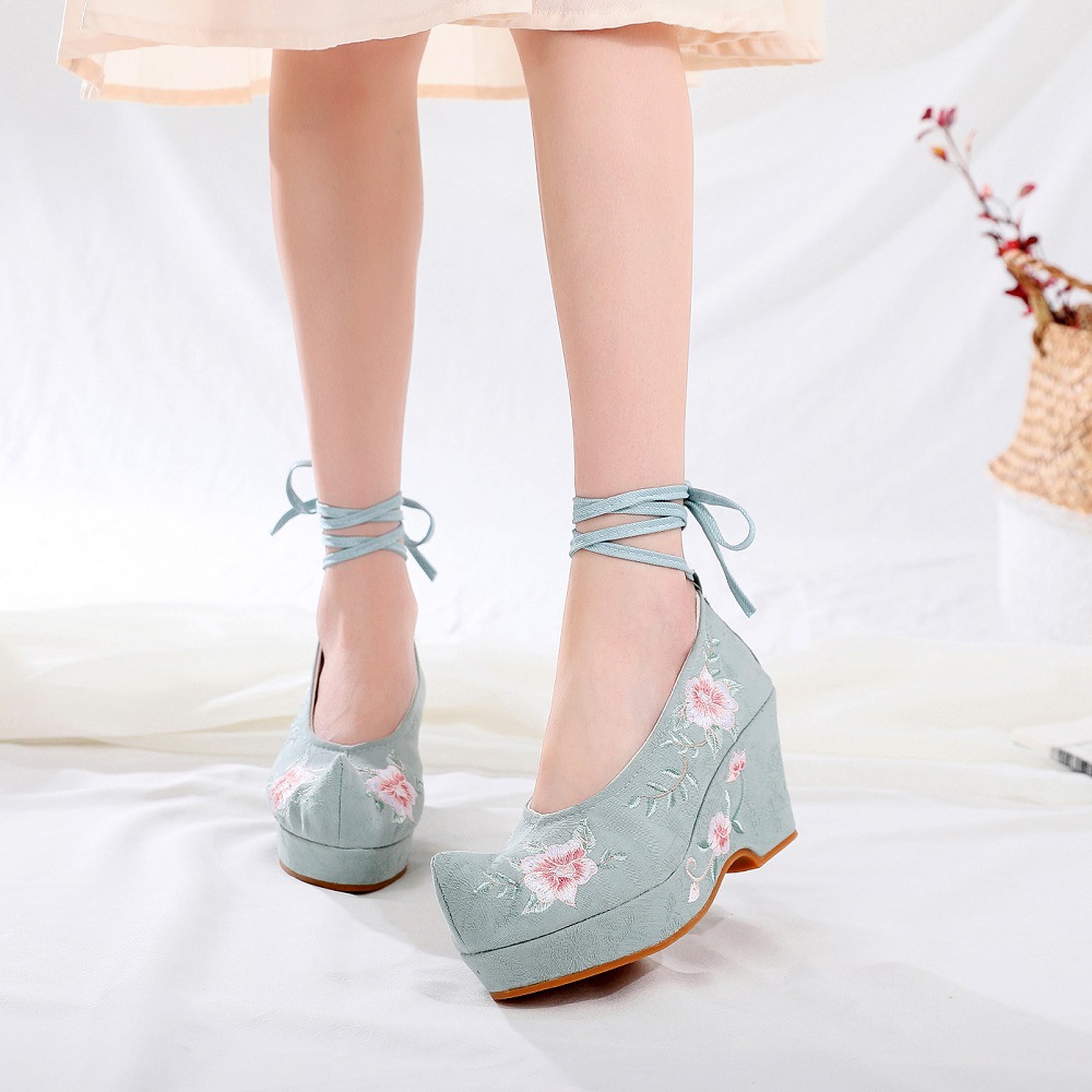 2020新款绣花鞋复古8cm高跟牛筋软底汉服鞋女士提花古装搭配布鞋|ru