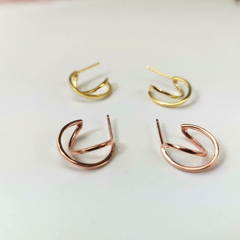 Fashionable small earrings, silver 925 sample, simple and elegant design, wholesale
