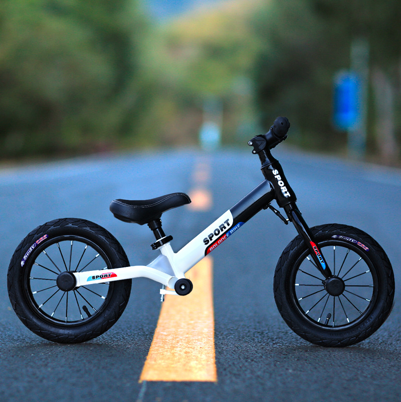 定制儿童平衡车12寸无脚踏溜溜滑行车新款地推产品滑步车自行车