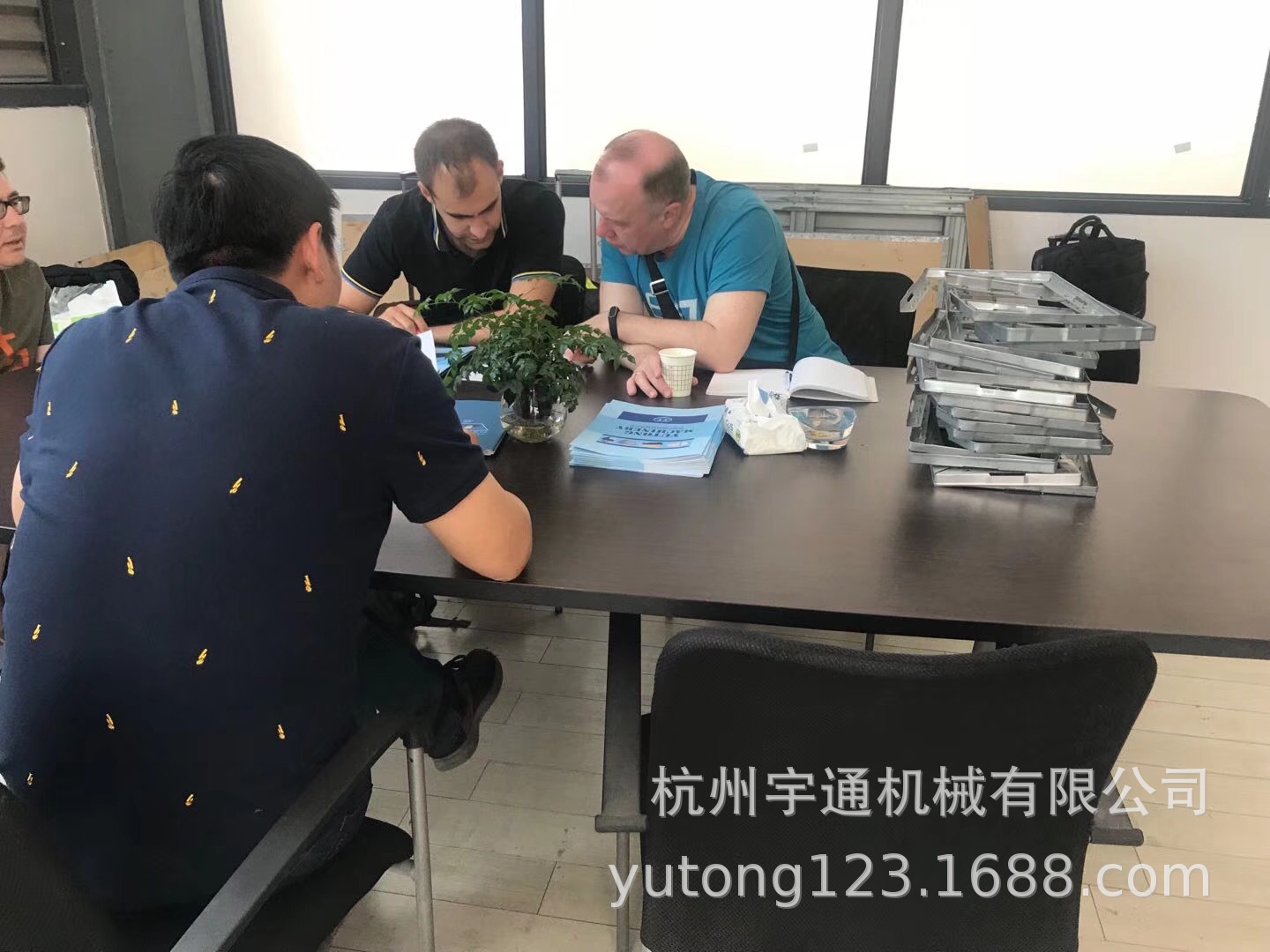 一出双包边钢带无钉木包装箱包边钢带生产线加工机器设备锁扣机