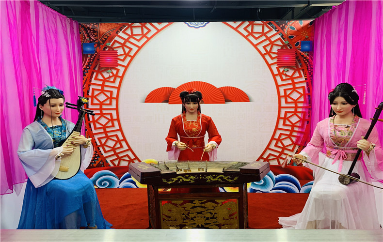 三人组人形表演智能服务机器人