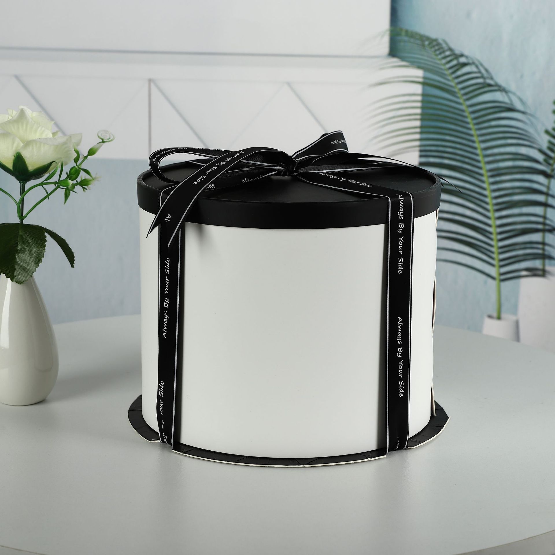 現貨時尚高檔禮品白卡紙圓形蛋糕盒免費燙印LOGO可以定制PET批發