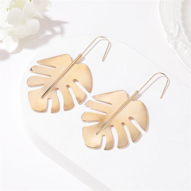 New Fashion Exaggerated Wild Leaves Long Section Simple Metal Banana Leaf Earrings Wholesale display picture 6