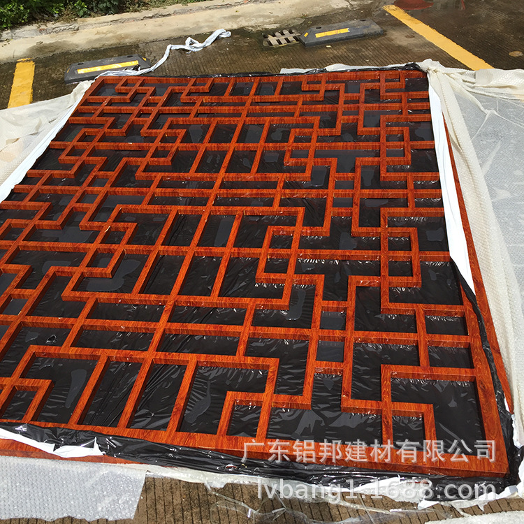 �����T����