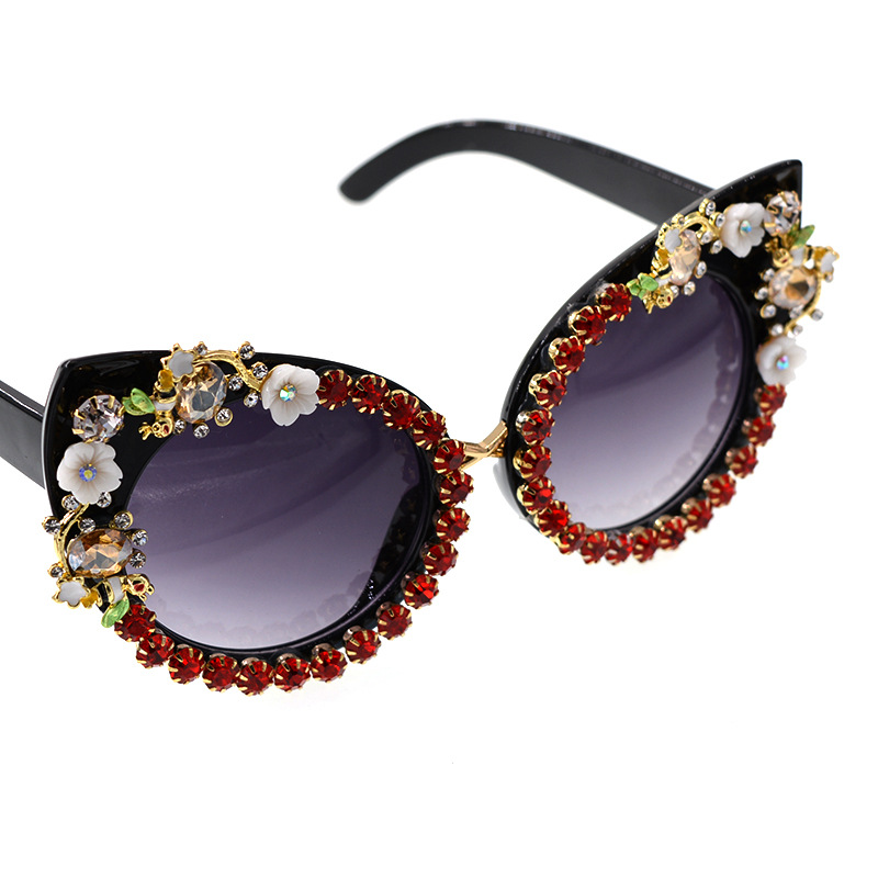 Fashion New  Personality Korean  Diamond Cat Eyes Uv Protection Fashion Wild Carved Baroque Sunglasses Sunglasses Nihaojewelry Wholesale display picture 13