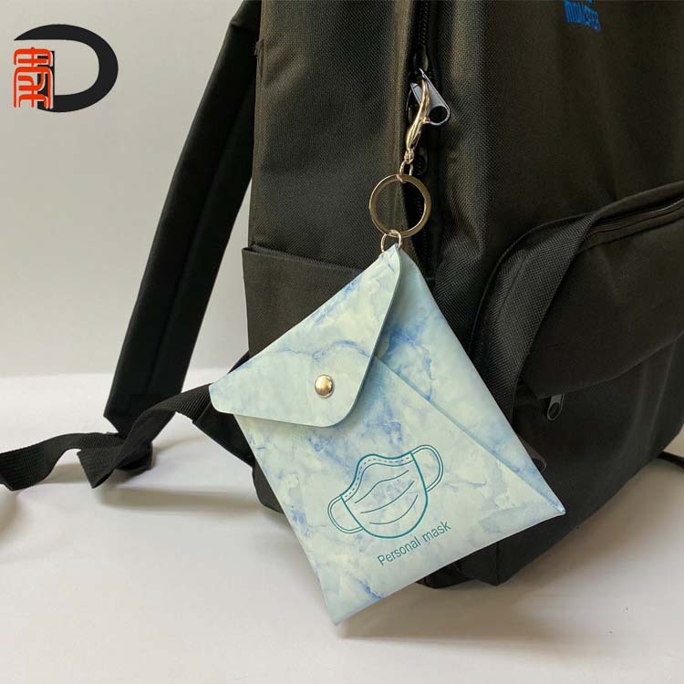 大理石纹钩扣口罩包-4