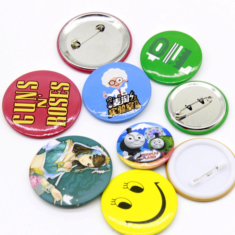 Аниме игры Вокруг маленьких подарков мультфильм круглый рекламный значок жести значок