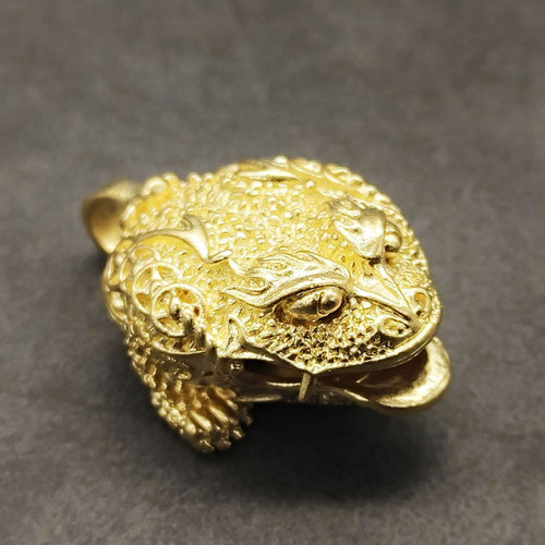 Pure copper three-legged golden toad bell car keychain brass toad car pendant copper coin fortune bell pendant wholesale
