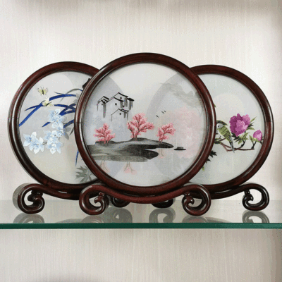 [Suzhou embroidery ornaments]Suzhou embroidery Double-sided embroidery Arts and Crafts Decoration Rosewood Elixir of Love Chinese style Decoration