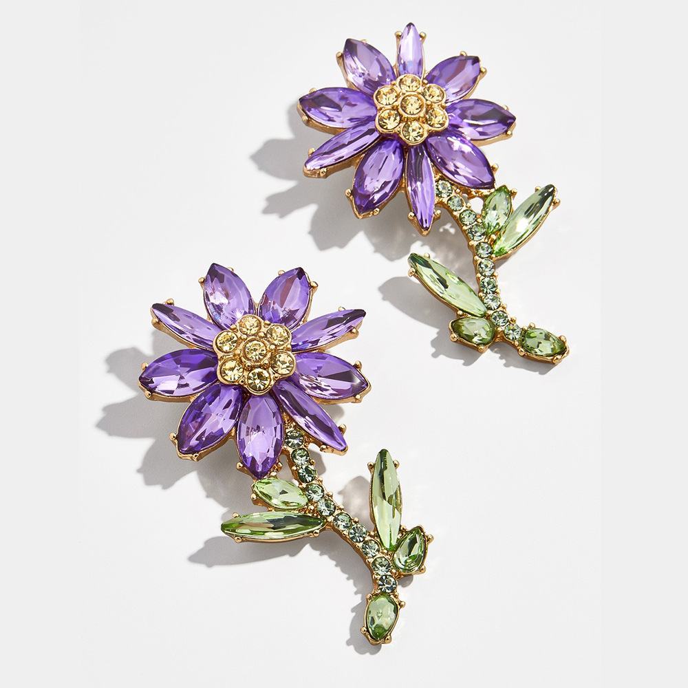 Korean New Fashion Wild Zircon Crystal Flower Earrings Wholesale display picture 5