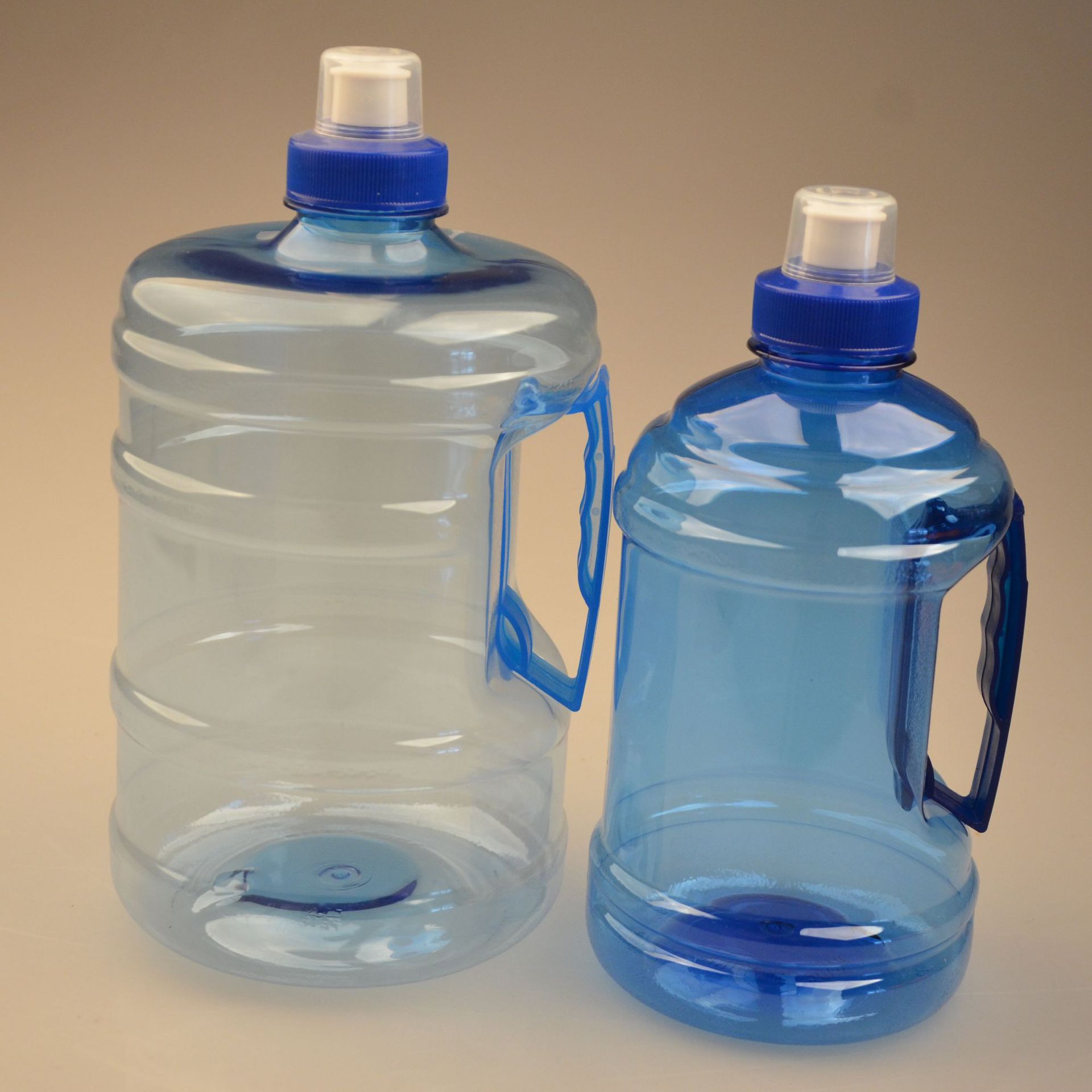 Botella de agua deportiva PET de 2L, portátil