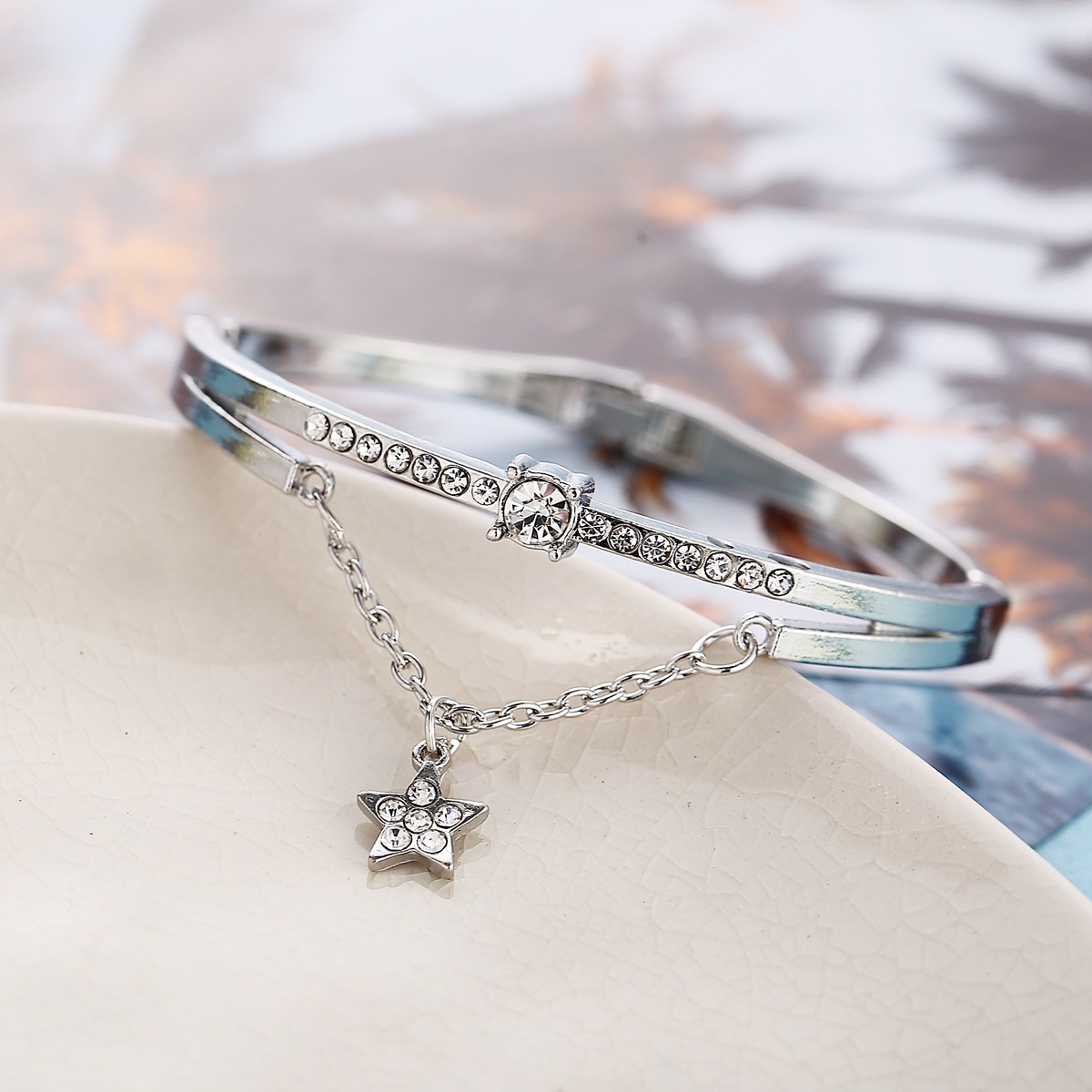 Retro Alloy Five-pointed Star Diamond Bracelet display picture 4