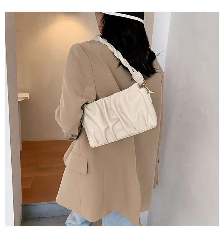 Women's New Fashion One-shoulder Bag Korean Messenger Square Bag Wholesale display picture 1