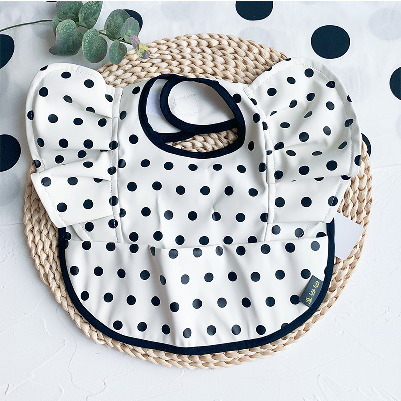 dots on white background
