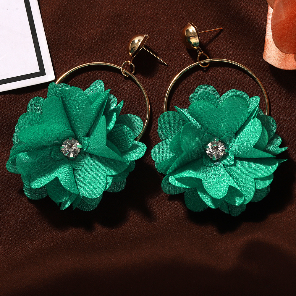 Fashion Earrings For Women Bohemian Hollow Fabric Woven Diamond Flower Earrings display picture 9