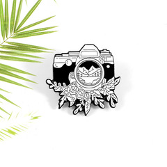 Forest flowers camera cowboy backpack outdoor adventure travel camera brooch shirt badge wholesale