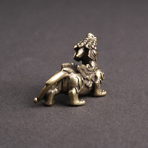 Solid brass vintage old flying Pixiu to attract wealth and treasure keychain pendant creative desktop ornaments crafts