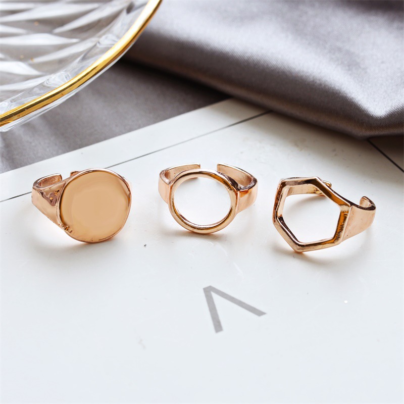 Fashion Rings For Women Korean Hollow Five-pointed Geometric Three-piece Ring display picture 2