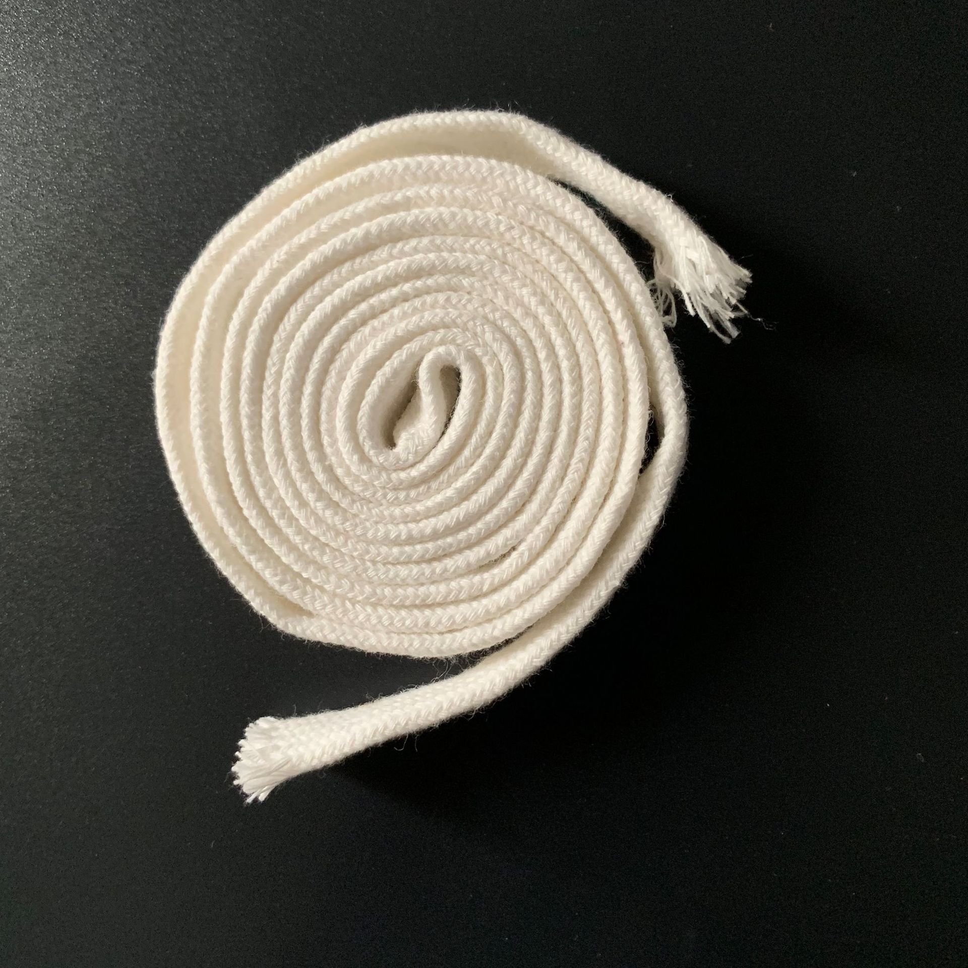 Fabricante en stock cinta de color 1,5 CM cuerda de algodón plana hueca de doble capa ropa tejida sombrero cuerda de la cintura cordón