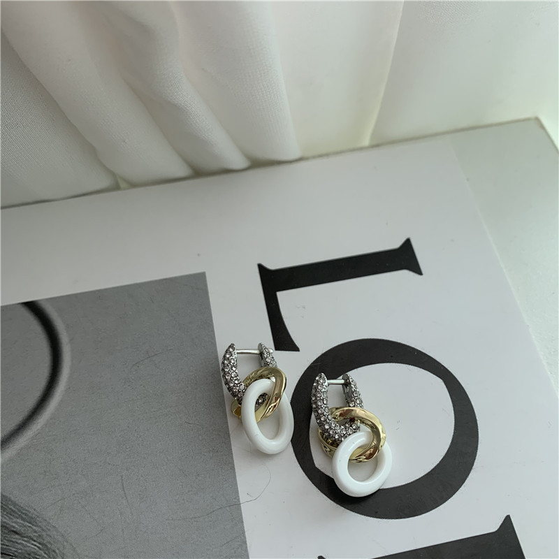 Boucles D&#39;oreilles Diamant En Forme De U display picture 7