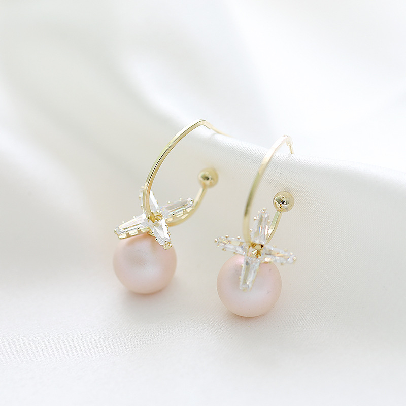 Korea S925 Silver Needle Semi-circular C-shaped Earrings Zircon Flower Earrings Fashion Pearl Earrings Wholesale Nihaojewelry display picture 2