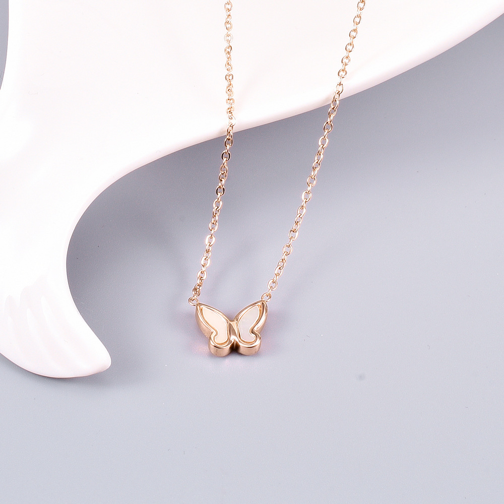 Wholesale Jewelry Retro White Shell Butterfly Clavicle Chain Necklace Nihaojewelry display picture 7