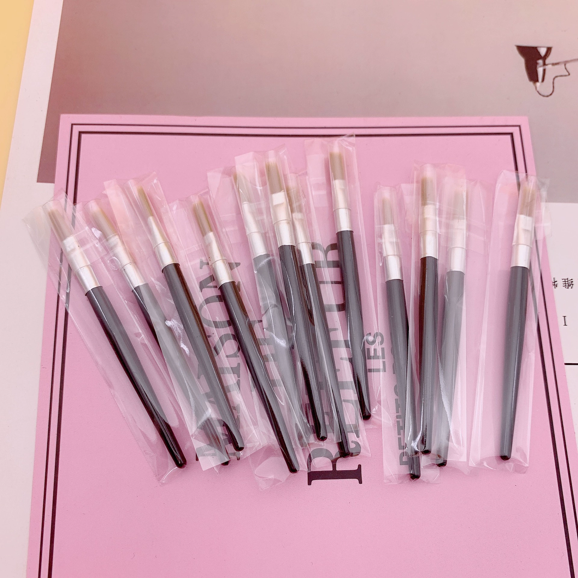 Оптовая Кисть для макияжа кисть для губ одноразовый блеск для губ Кисть для макияжа одна кисть для губ небольшой подарок 7,5