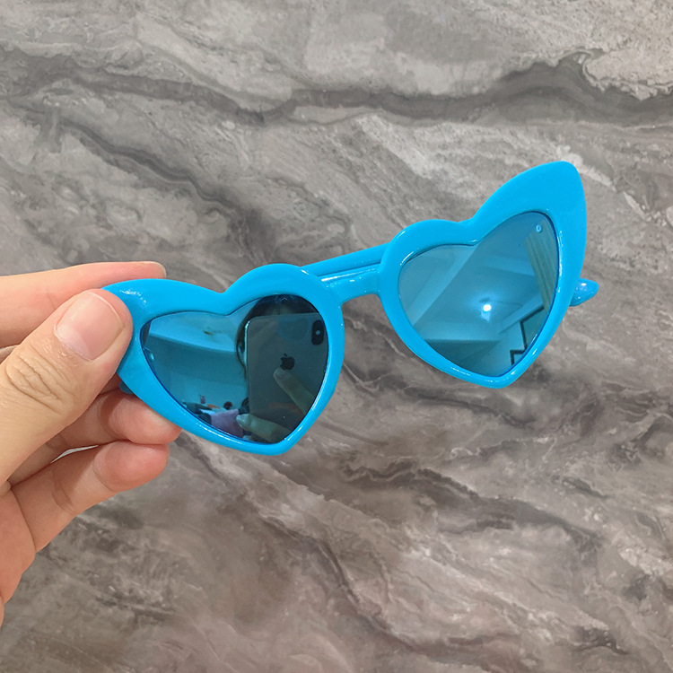 Children's Love Sunglasses New Kids Fashion Peach Heart Comfortable Sunglasses Tide Wild Baby Sunglasses Wholesale Nihaojewelry display picture 2