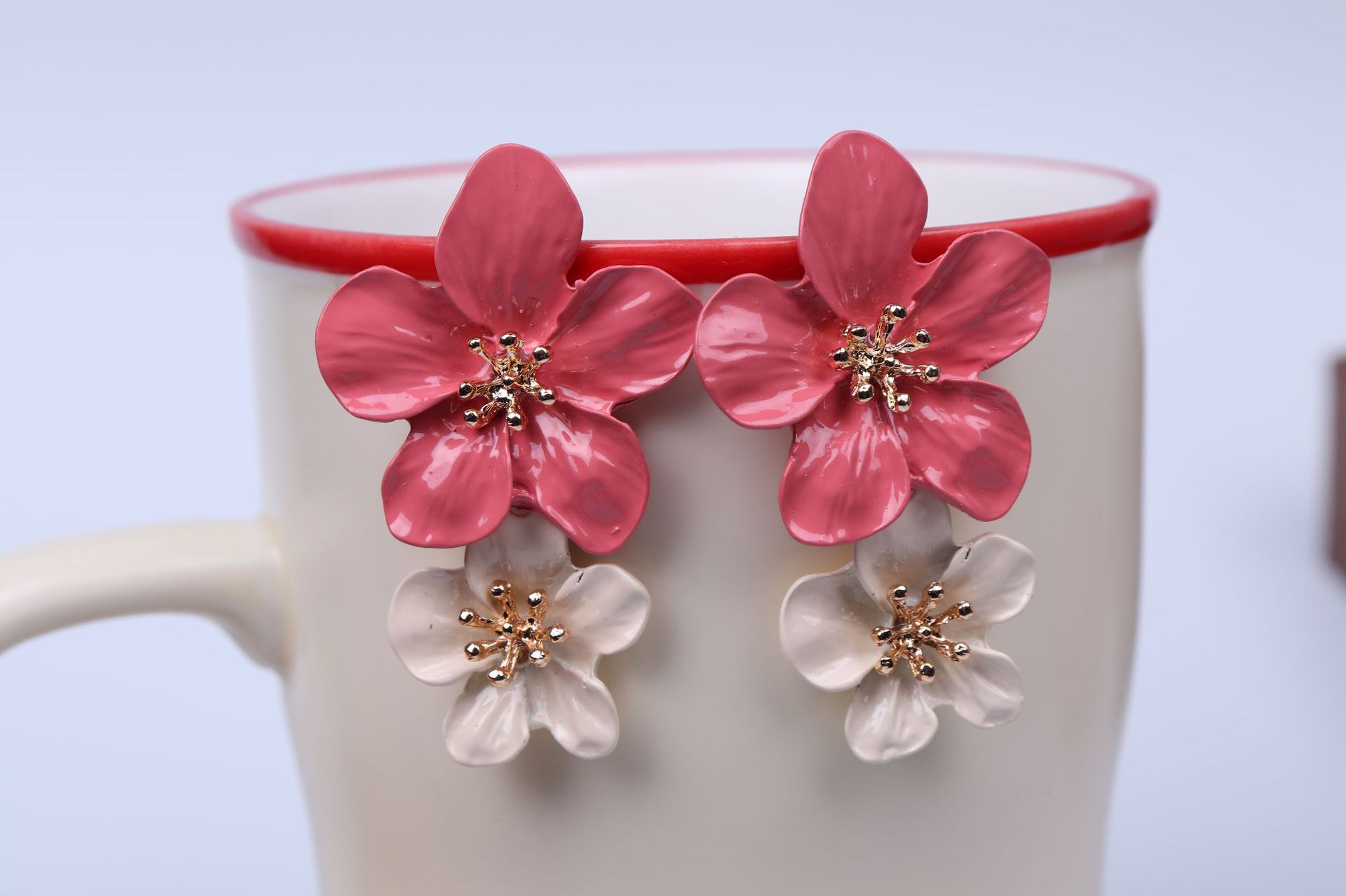 1 Pair Casual Simple Style Flower Stoving Varnish Alloy Drop Earrings display picture 13