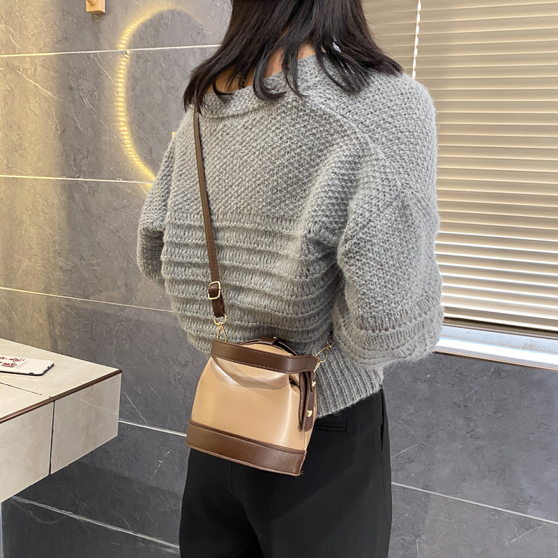 Texture bucket bag women's bag 2020 new trendy autumn and winter fashion versatile cross-body bag women'S INS single shoulder bag Korean edition