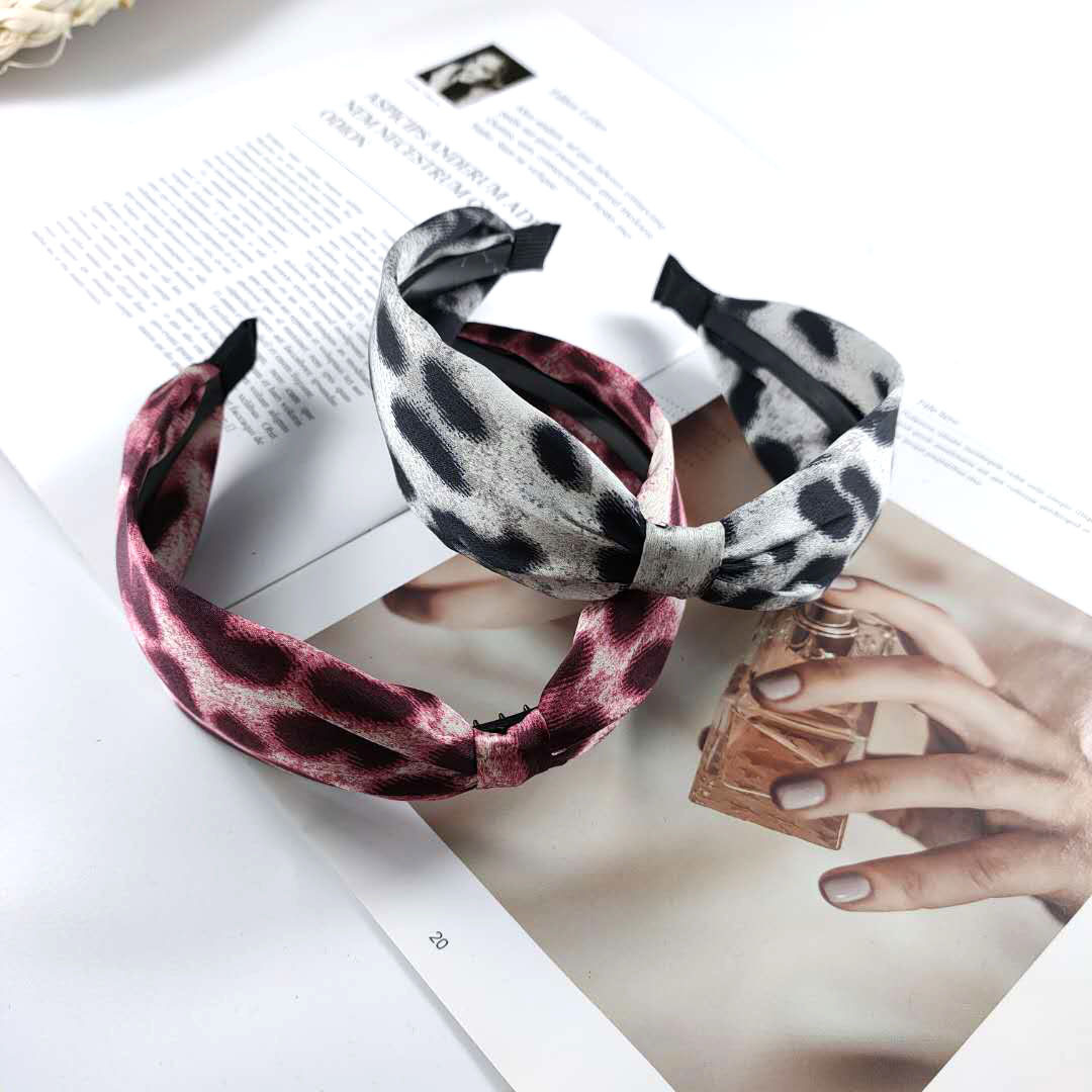 Neues Stoff Leoparden Muster Bowknot Stirnband Koreanisches Temperament Mit Zahn Haarnadel Mode Einfache Haarschmuck Frauen display picture 3