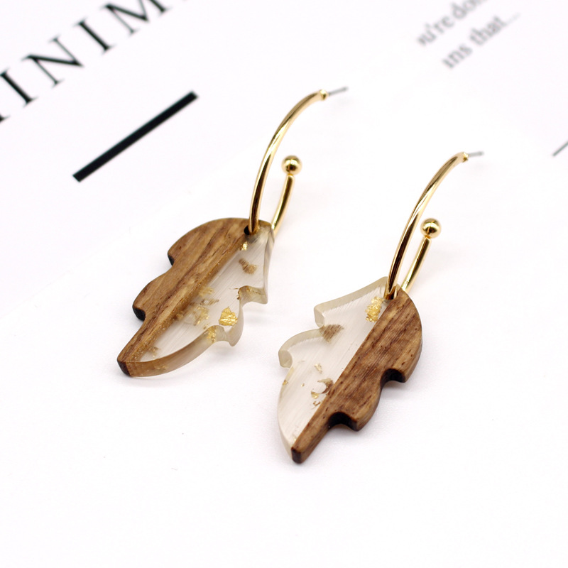 Fashion Jewelry Simple Wood Earrings Leaves Wood Resin Earrings Ear Hook Foreign Trade Gold Foil Frosty Earrings display picture 1