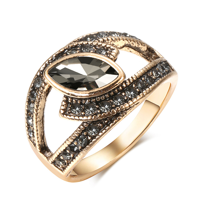 Classic retro sophisticated fashionable design ring with stone with…