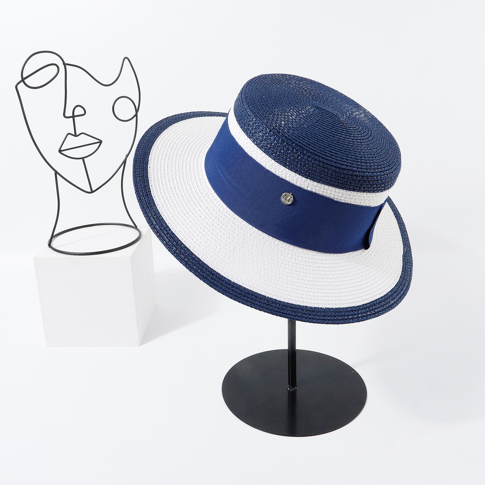 Chapeau De Paille Bleu Pour Femmes D&#39;été Tissé À La Mode Avec De Grands Avant-toits display picture 2