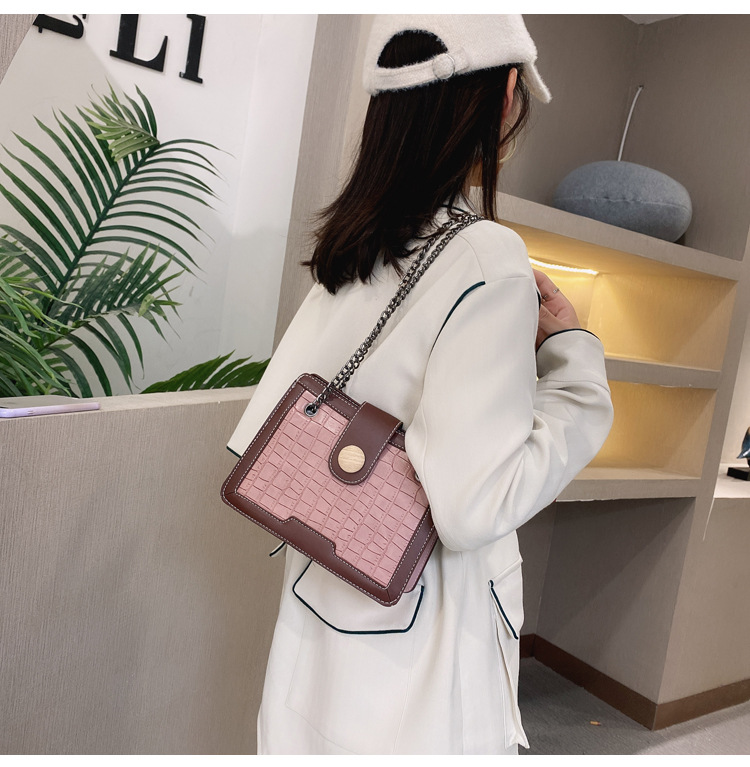 Simple Atmospheric Casual  Fashion All-match Large-capacity  Casual Square Bag display picture 16