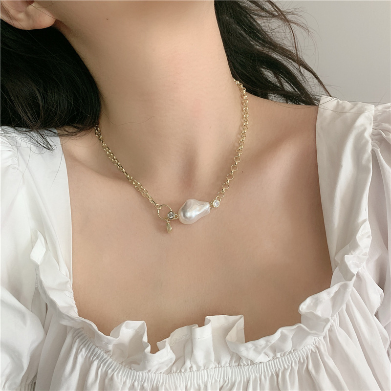 Baroque Shaped Pearl Long Copper Chain Retro Clavicle Chain Simple Palace Style Necklace For Women display picture 1