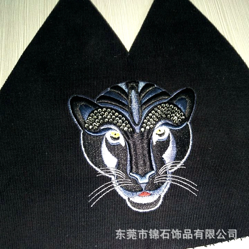 17 лет производства обуви/шляп/сумок/лент/шарфов/перчаток/одежды/аксессуаров с горячим тиснением и обработкой стразами