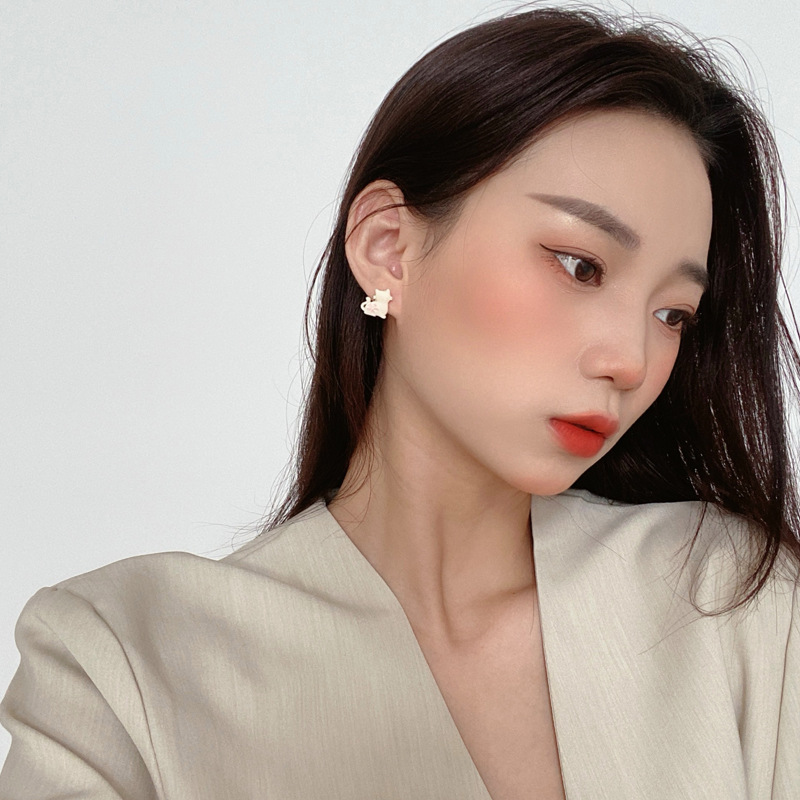 1 Pair Quantity 1 Pair Cute Simple Style Cat Flower Asymmetrical Plating Alloy Ear Cuffs Ear Studs