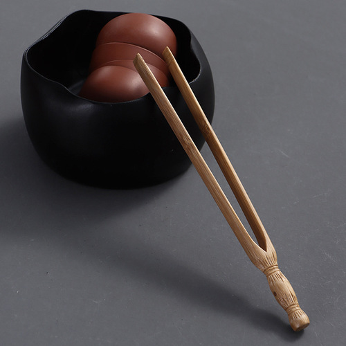 Hand-carved bamboo tea clips, creative tea ceremony accessories, bamboo clips, carbonized non-slip bamboo clips, tea set accessories wholesale