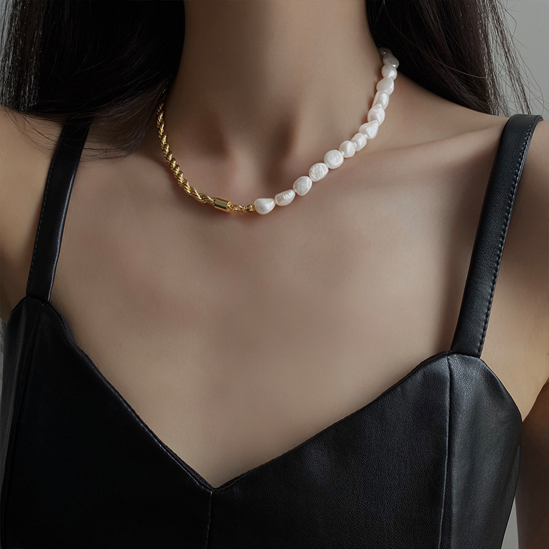 fashion freshwater pearl stitching necklace retro alloy clavicle chainpicture3