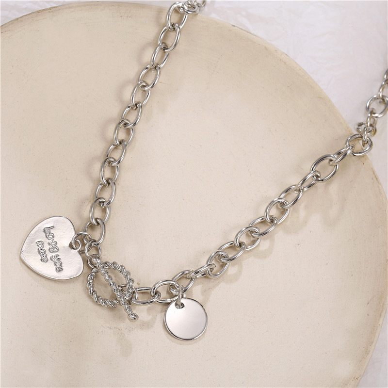 Korean Fashion Heart Pendant Necklace display picture 6